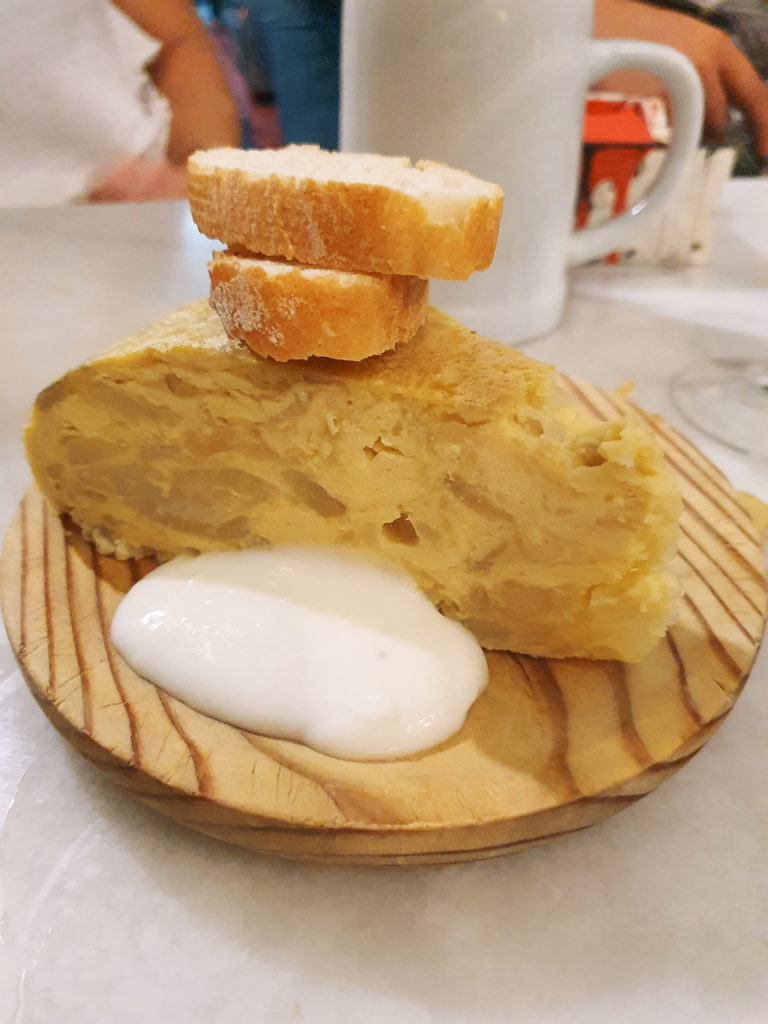 la-peseta-el-tipo-que-nunca-cena-en-casa-4