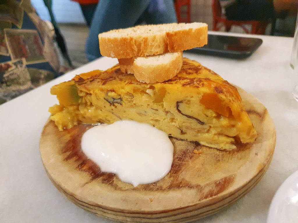 la-peseta-el-tipo-que-nunca-cena-en-casa-5
