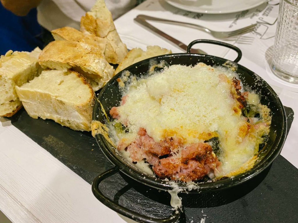 spacca-napoli-abastos-valencia-el-tipo-que-nunca-cena-en-casa-006