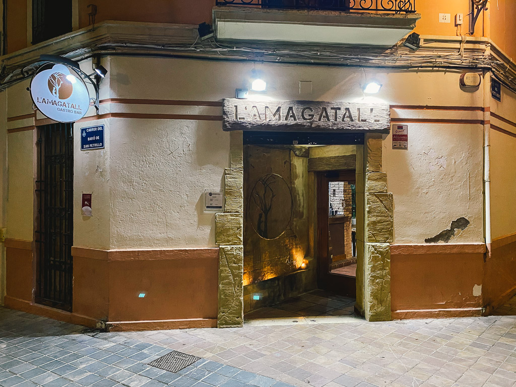 restaurante-l-amagatall-valencia-el-tipo-que-nunca-cena-en-casa-01
