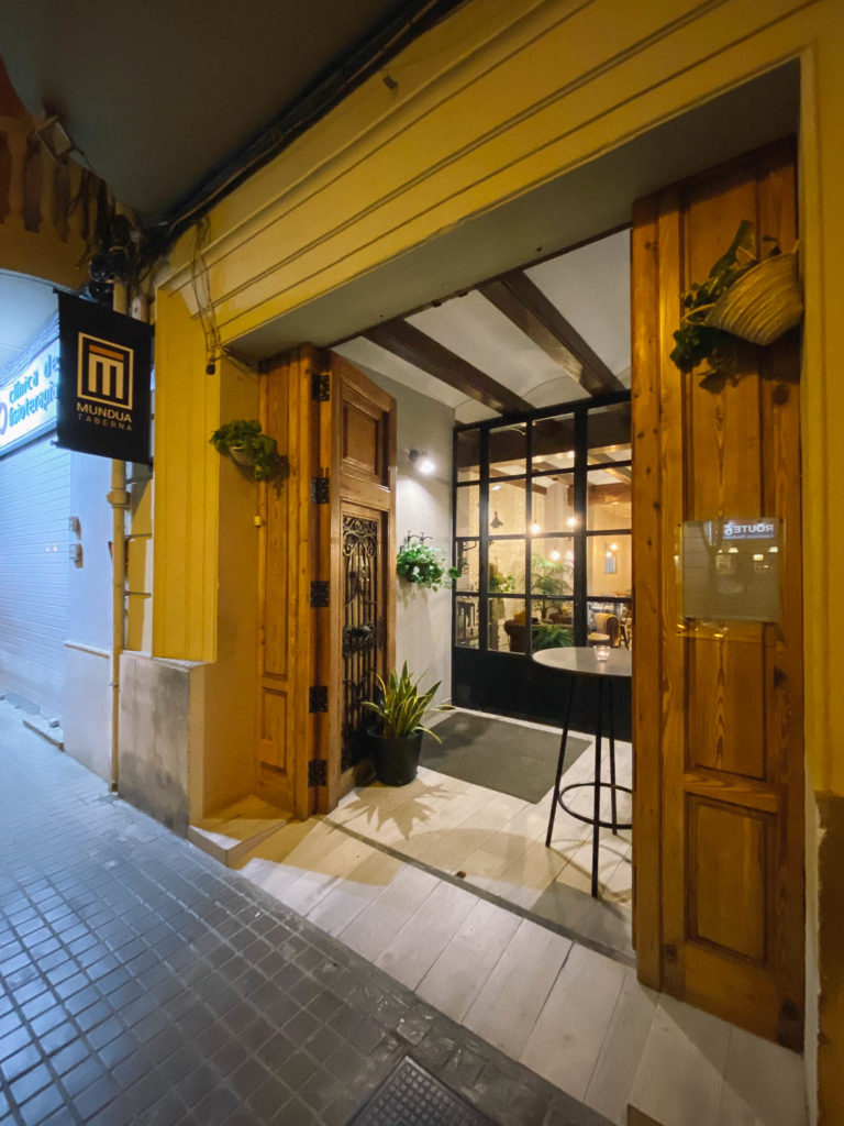 mundua-taberna-restaurante-valencia-el-tipo-que-nunca-cena-en-casa-001