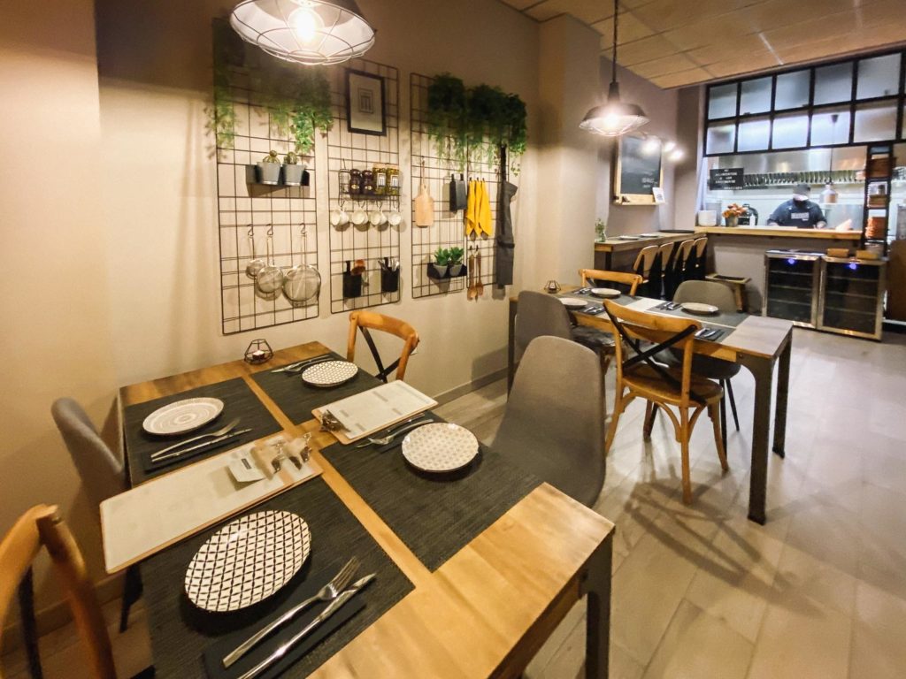 mundua-taberna-restaurante-valencia-el-tipo-que-nunca-cena-en-casa-003