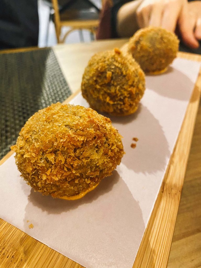 mundua-taberna-restaurante-valencia-el-tipo-que-nunca-cena-en-casa-007