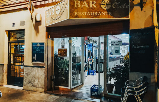 bar-del-este-el-tipo-que-nunca-cena-en-casa-01