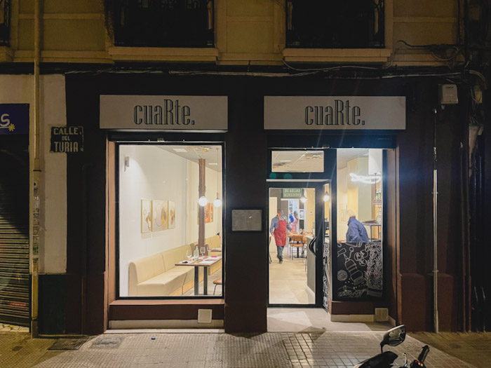 puerta de entrada del restaurante cuarte de valencia