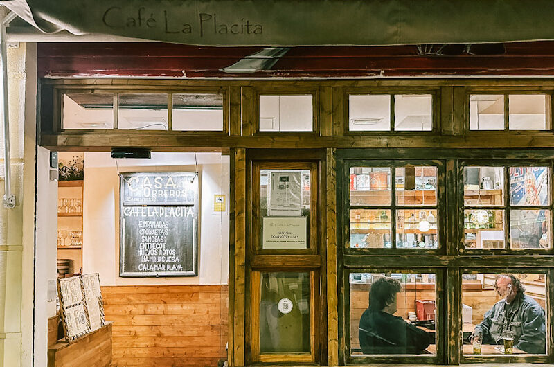 La entrada del restaurante La Placita