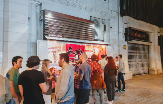 La cola en Natsu Ramen