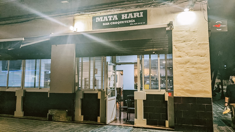 La entrada del restaurante Mata Hari